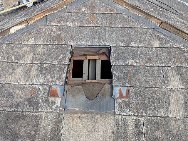 伏見区・カバー工法の準備作業！清掃・下地調整・棟撤去まで徹底紹介